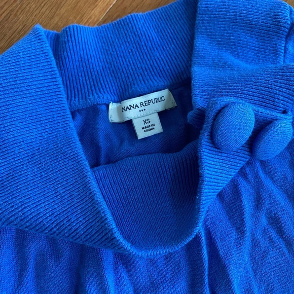 Banana Republic Sweater - Picture 3 of 3